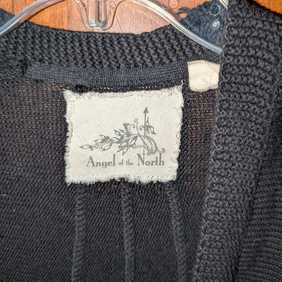 Large Angels of the North Black Cardigan - Picture 3 of 3